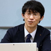 「少しでも早くグローバル拠点の要望に応えたいと考えてコンサルタントを選びました」（ISMS事務局・上之郷陽氏）