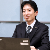 「セキュリティルールを標準化されたルールとして根付かせるきっかけが作れました」（ISMS事務局・梅永明宏氏）