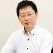 「規格が求めていることは何かを理解できるまでが非常に早かった。井崎さんの説明は非常に分かりやすかったです」（NEXT事業部 専門技術職・久野哲治氏）