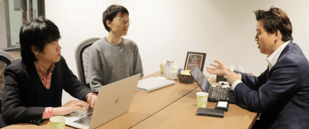 「情報セキュリティマネジメントシステムの運用では課題が尽きません。気軽に会話が出来ることはとても重要です」（左から；漢氏、田村氏）