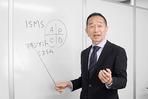 殿岡 良浩