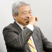 「教材は新規格への理解を深める上で重宝しました」(リスク統括室 室長・撰篤志氏)